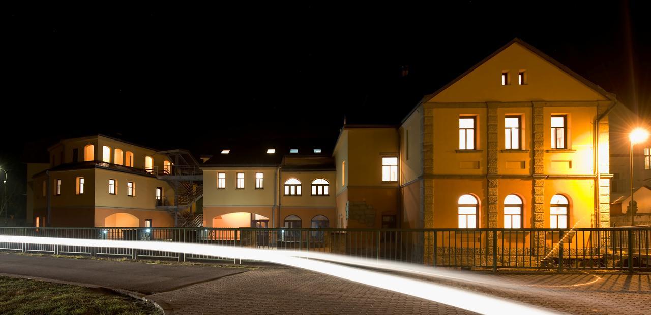 Hotel Strelnice Teplice nad Metuji Exterior photo
